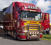 Pháp lên kế hoạch hoãn áp thuế với xe tải hạng nặng