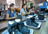 Peru tổ chức phiên điều trần trong vụ việc điều tra áp thuế chống bán phá giá mặt hàng giày mũ vải nhập khẩu từ Việt Nam
