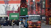Nhật Bản thâm hụt thương mại 26 tháng liên tiếp