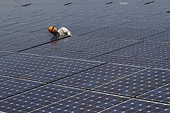 Trung Quốc yêu cầu EU dỡ bỏ thuế chống bán phá giá pin Mặt Trời