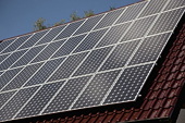 Ủy ban thương mại quốc tế Hoa Kỳ (USITC) khởi xướng điều tra áp dụng biện pháp tự vệ toàn cầu đối với tấm pin năng lượng mặt trời nhập khẩu