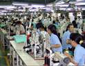 Xuất khẩu trước khủng hoảng toàn cầu: Dệt may và da giày quay về sân nhà