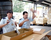 Siết giá hàng nhập khẩu