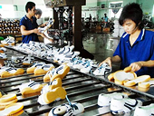 Thoát thuế phá giá, mừng ít lo nhiều