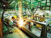 Môi trường kinh doanh kém, vì sao FDI vào Việt Nam vẫn cao?