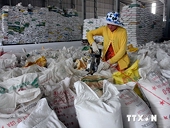 Sau tám tháng, thặng dư thương mại cả nước đạt gần 1,7 tỷ USD