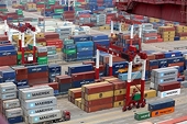 Trung Quốc thừa nhận kinh tế sụt giảm vì cuộc chiến thương mại với Mỹ