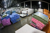 Mỹ áp thuế chống bán phá giá thùng đựng bia và đệm của Trung Quốc