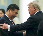 Tổng thống Trump đang cân nhắc lại mức thuế với hàng Trung Quốc?