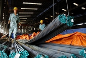 Bốn tháng, nhập khẩu từ Trung Quốc gần 34 tỷ USD: Có gì bất thường?