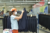 Xuất khẩu dệt may dự báo khởi sắc hơn trong 6 tháng cuối năm 2021