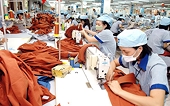 HSBC: Thách thức cho Việt Nam chủ yếu ở da giày và dệt may