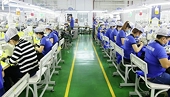 Việt Nam là cứ điểm sản xuất mới của thế giới và cuộc soán ngôi hàng “made in China”