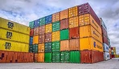 Thoát khỏi cuộc chiến thương mại
