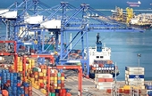 Xuất khẩu tăng trưởng nhẹ, cán cân thương mại thặng dư trên 12 tỷ USD