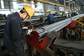 Nguy cơ thép ngoại 'đè' thép nội