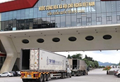 Xuất nhập khẩu qua các cửa khẩu Việt-Trung: Mừng nhiều hơn lo