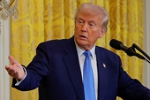 Ông Trump sẽ đánh thuế Canada, Mexico 'đúng lịch', từ 4-3