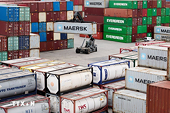 Mỹ ký thỏa thuận khung với EU, giảm thuế quan với ô tô, gỗ và con chip còn 15%