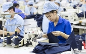 Lợi thế lao động giá rẻ dần mất, các ngành xuất khẩu chủ lực đối mặt sức ép mới